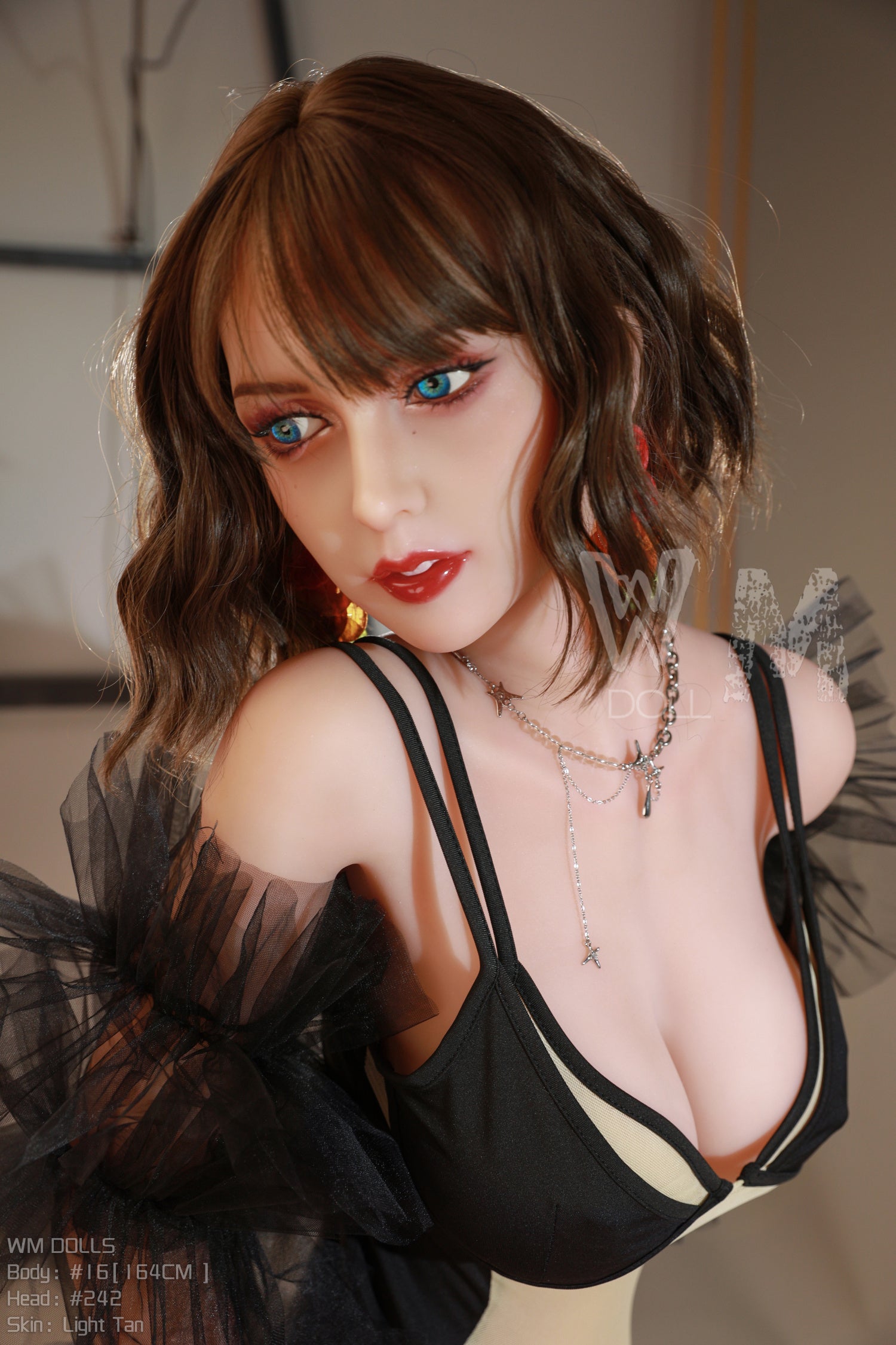WM Ariana  5'4 / 164 cm
