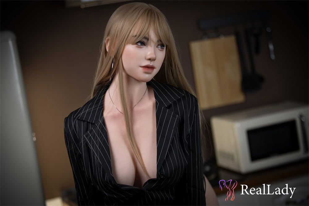 RL-Sarah 5'5 / 170 cm