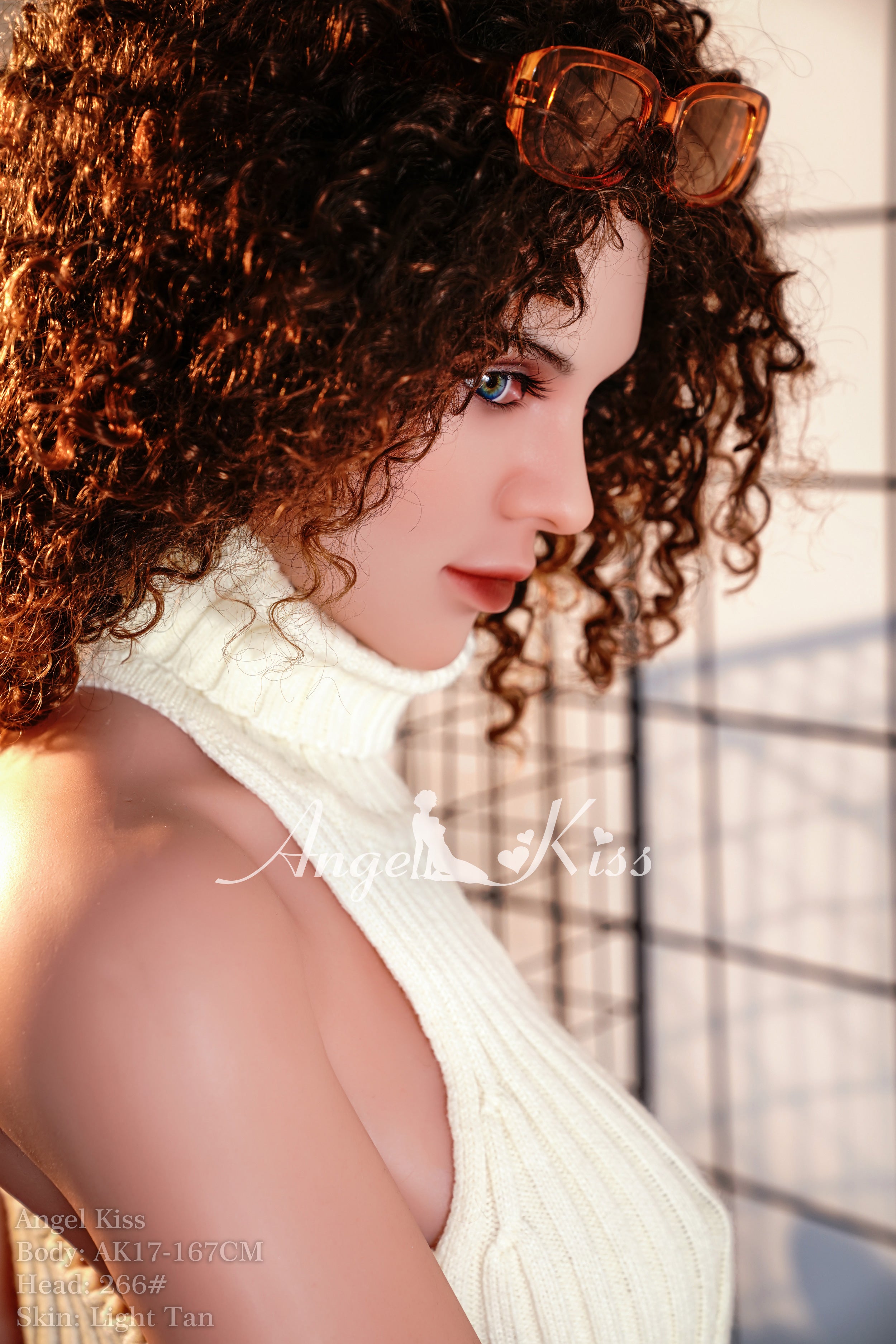 AK Emilee 5'5 / 167 cm