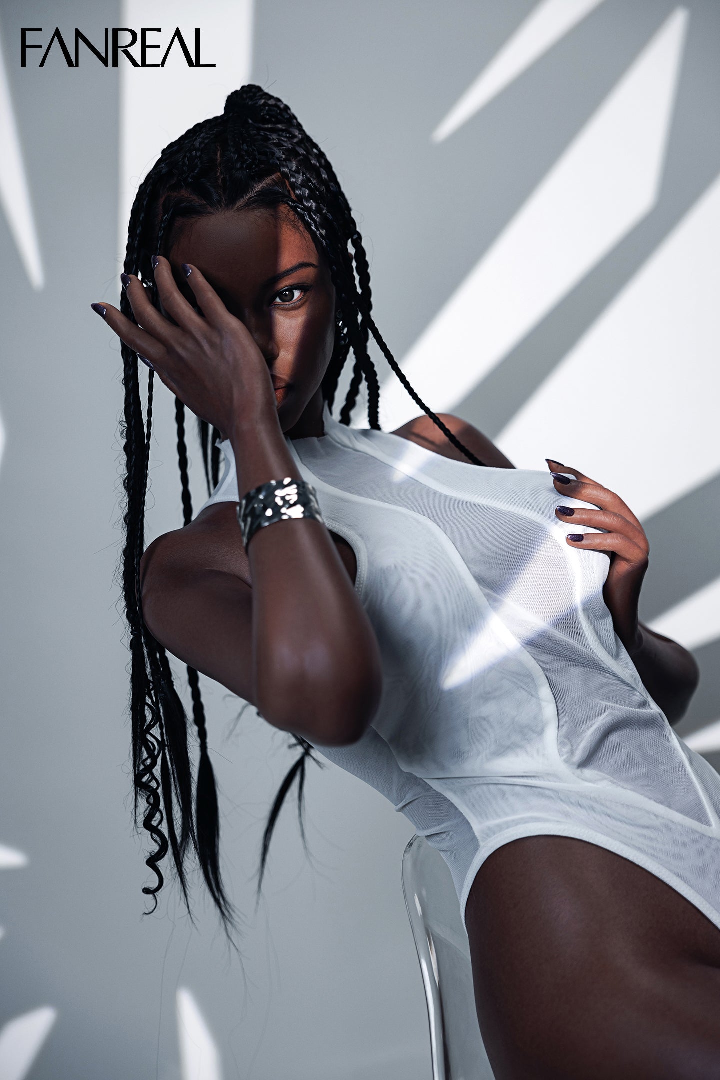 FR-Elle 5'8 / 173 cm