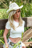 Hallie  5'4 / 165 cm