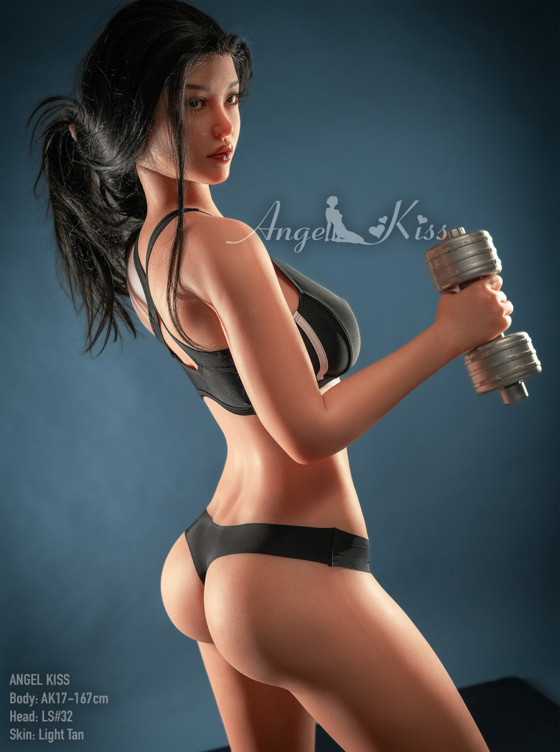 AK Leanna 5'5 / 167 cm