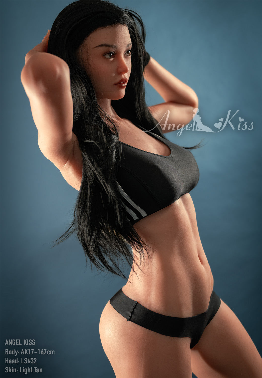 AK Leanna 5'5 / 167 cm