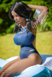 Aisha 5’3 / 162 cm
