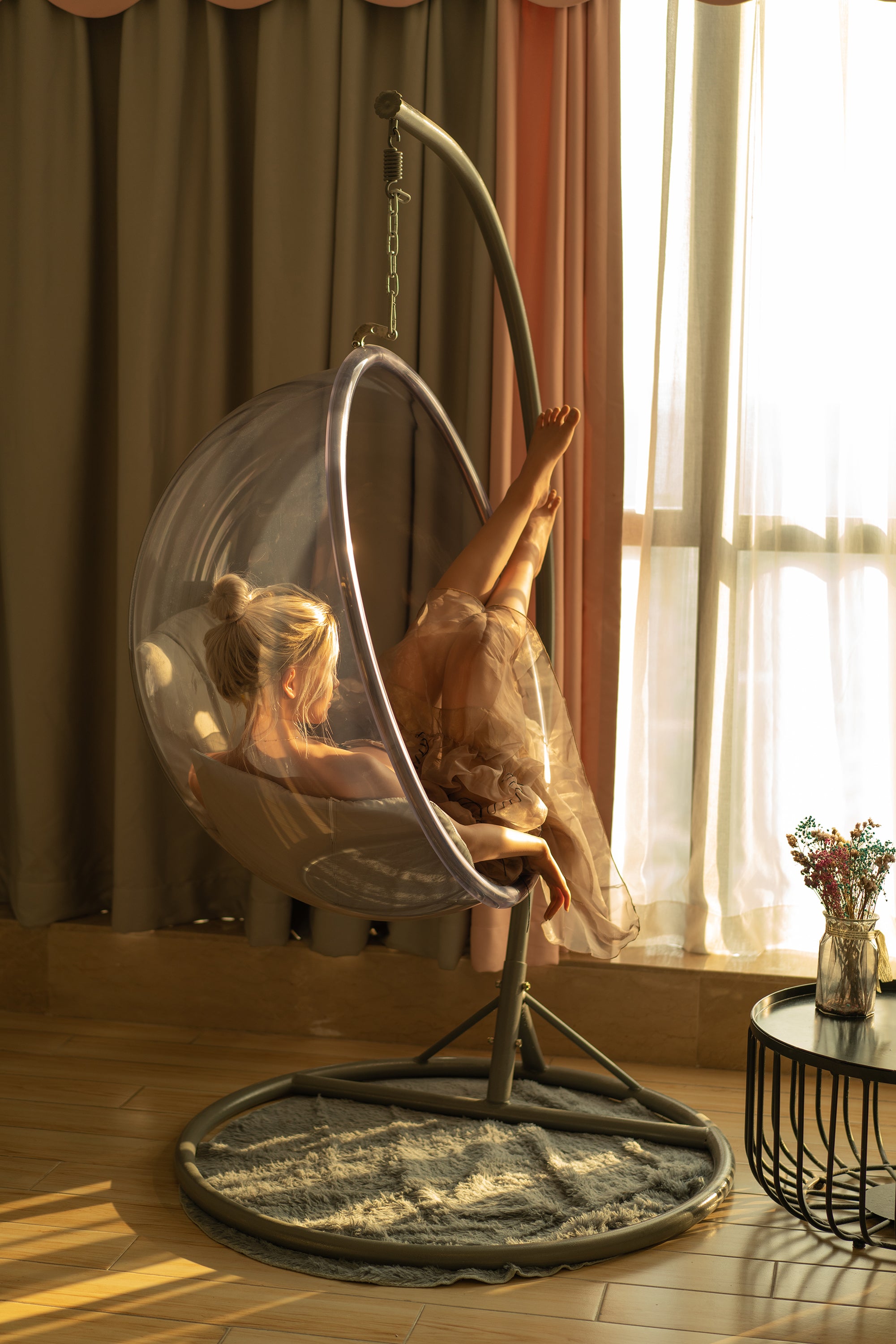 Scarlett 5'7" / 170 cm