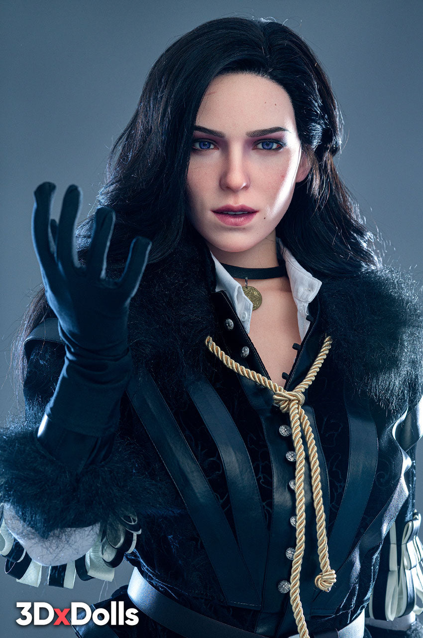 Jenn of Fuckenburg  5'5 / 168 cm