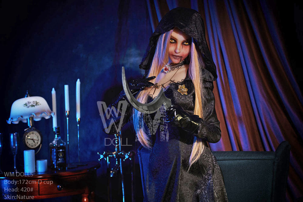 Alizee 5'6'' /  172 cm