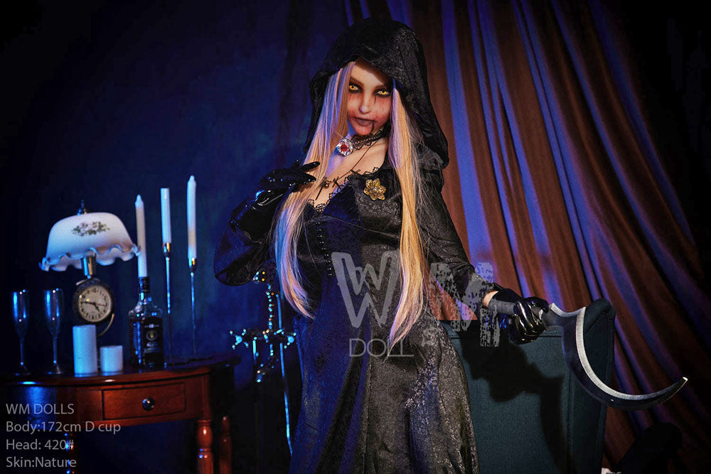 Alizee 5'6'' /  172 cm