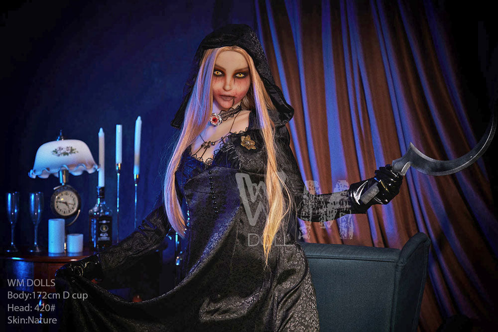 Alizee 5'6'' /  172 cm