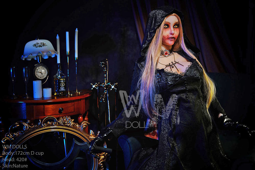 Alizee 5'6'' /  172 cm