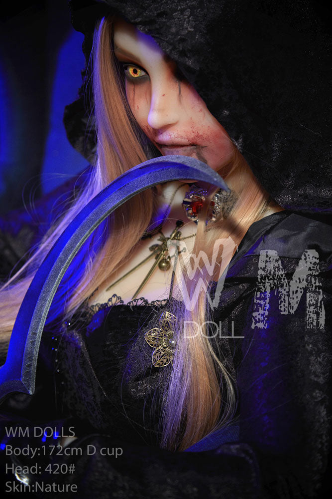 Alizee 5'6'' /  172 cm