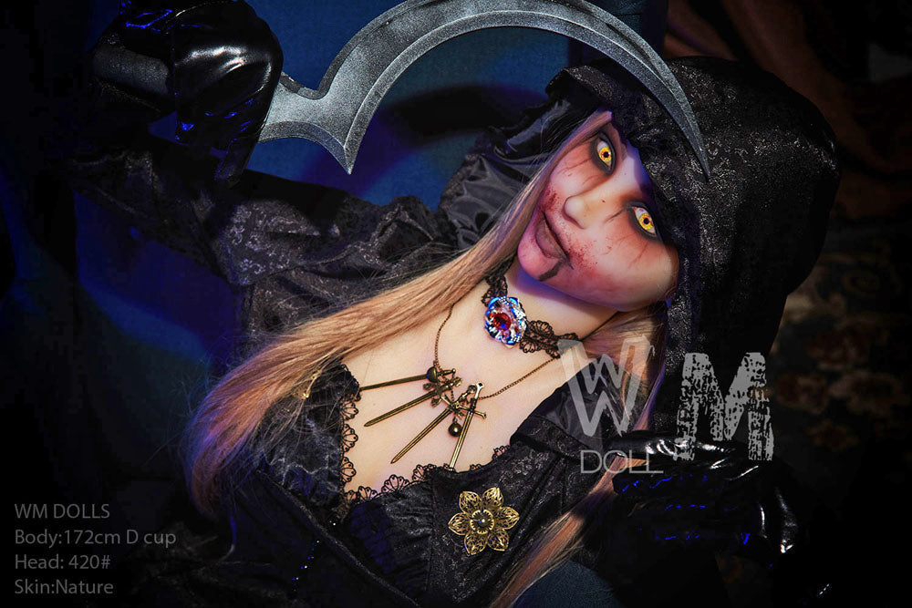 Alizee 5'6'' /  172 cm