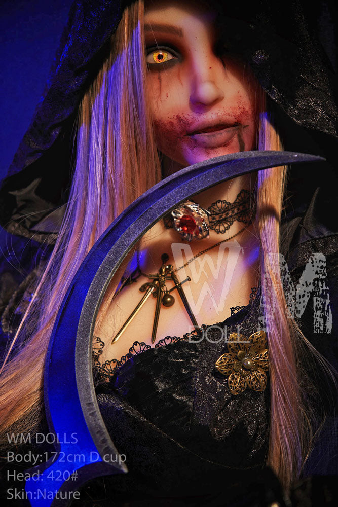 Alizee 5'6'' /  172 cm