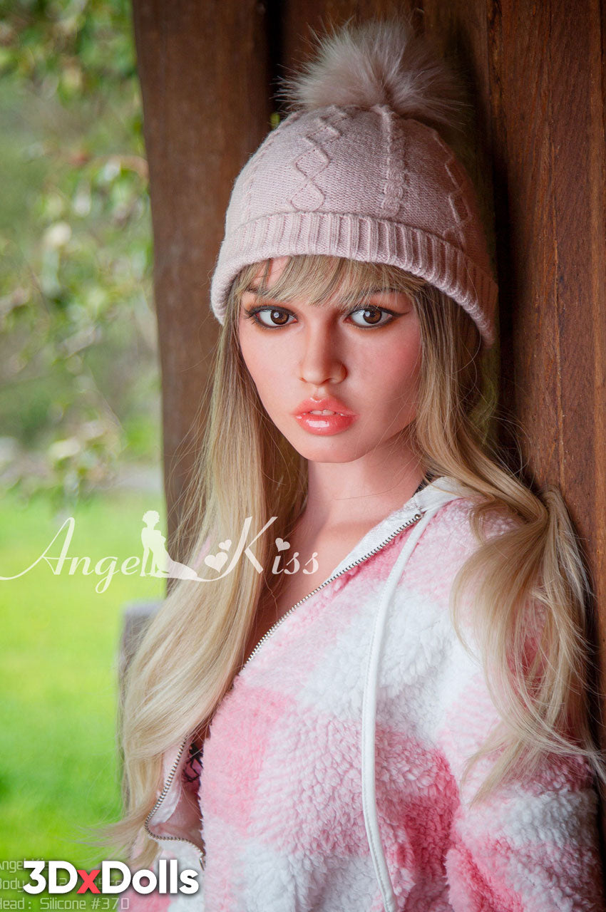 Jenna Lynn 5'4 / 165 cm